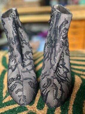 Ann Taylor LOFT Ellie Lace Booties